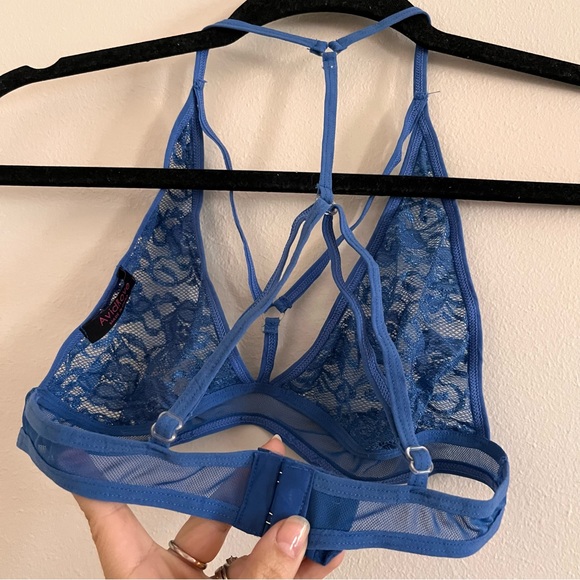 SOLD Avid Love Lace 2pc Set - Picture 3 of 5